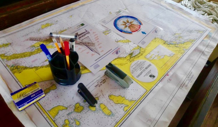 Семинар по картографии в рамках курса Yachtmaster Coastal​​ (Sail/Power)